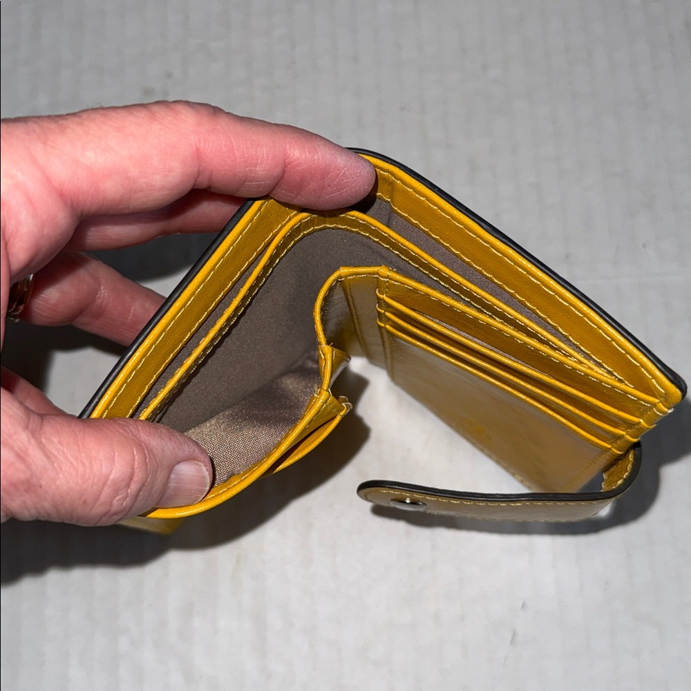 Bostanten Goldenrod Bifold Wallet - Picture 4 of 4